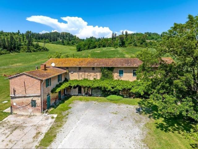 Villetta bifamiliare in vendita di 304 m² in Via Ensi