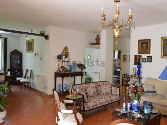Villetta bifamiliare in vendita di 308 m² in Via Narciso