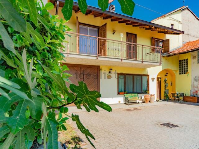 Villetta bifamiliare in vendita di 309 m² in Via Tetto Cordero, 41