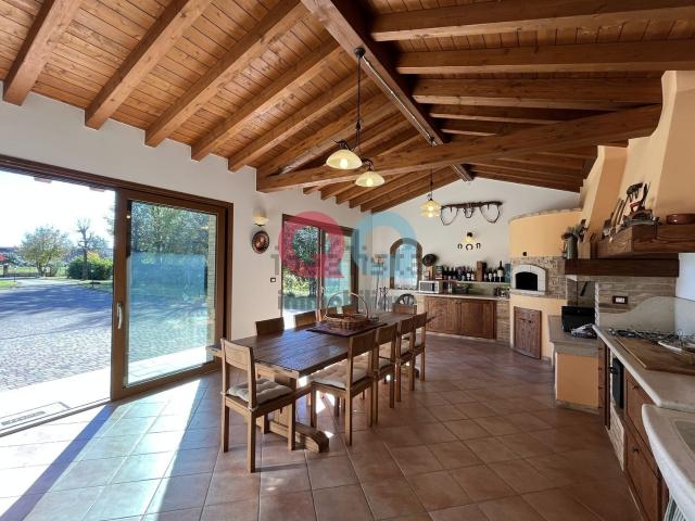 Villetta bifamiliare in vendita di 309 m² in Via Giovanni Battista Piranesi, 19