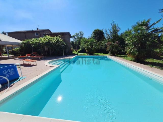 Villetta bifamiliare in vendita di 313 m² in Via dei Torrazzi