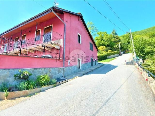 Case e ville in vendita di 313 m² in Via Giaveno, 88