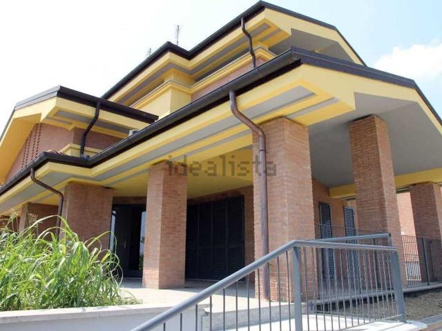 Villetta bifamiliare in vendita di 310 m² in Corradi Cervi