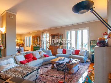 Villetta bifamiliare in vendita di 310 m² in Via Coni Zugna