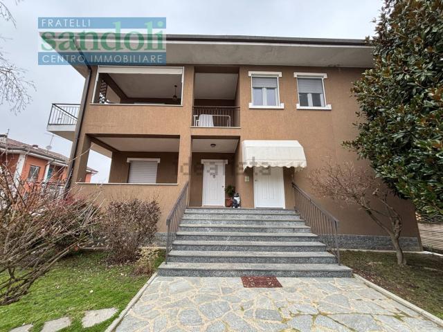 Villetta bifamiliare in vendita di 310 m² in Via Michelangelo Buonarroti, 9