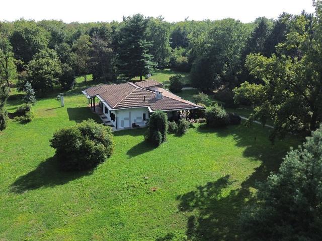 Villetta bifamiliare in vendita di 310 m² in Via Roma, 11