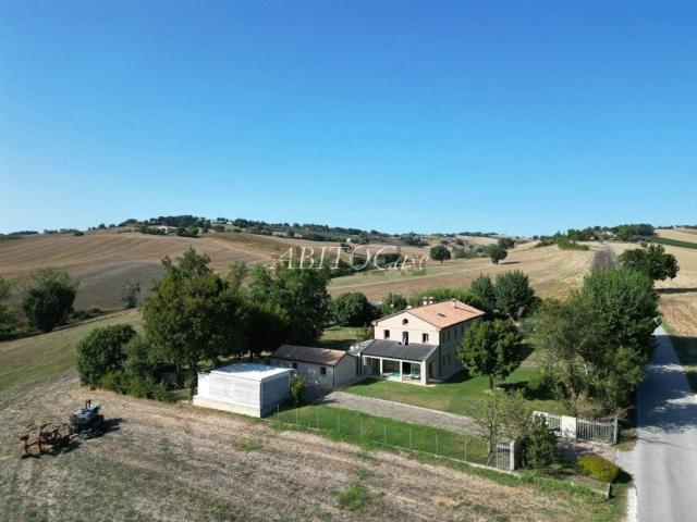 Villetta bifamiliare in vendita di 310 m² in Via San Marcello, 81