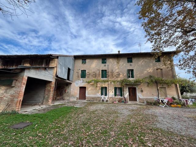 Case e ville in vendita di 310 m²
