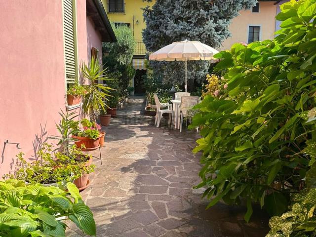 Villetta bifamiliare in vendita di 310 m²
