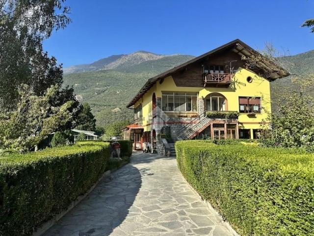 Villetta bifamiliare in vendita di 311 m² in Via Carlo Emanuele I, 117