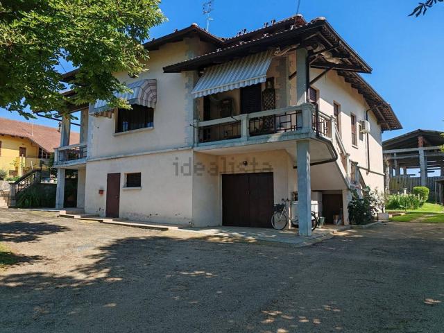 Villetta bifamiliare in vendita di 312 m² in Strada Acatte