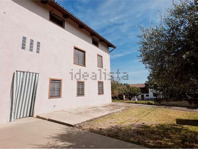 Villetta bifamiliare in vendita di 312 m² in Strada Anziani