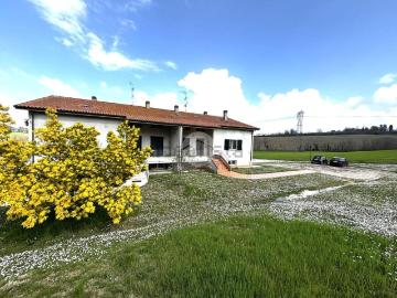 Villetta bifamiliare in vendita di 312 m² in Via Bevano, 80