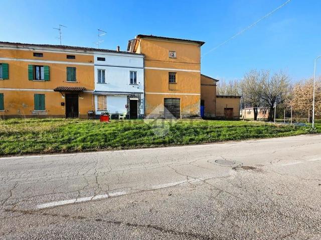 Villetta bifamiliare in vendita di 312 m² in Via Molinara, 17