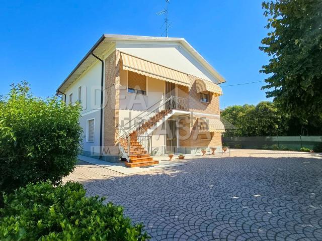 Villetta bifamiliare in vendita di 317 m² in Via Imperiale, 339