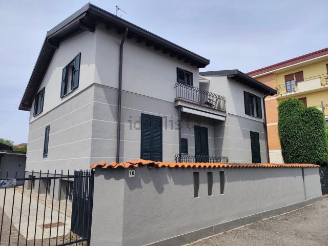 Villetta bifamiliare in vendita di 314 m² in Vicolo I della Valle, 13