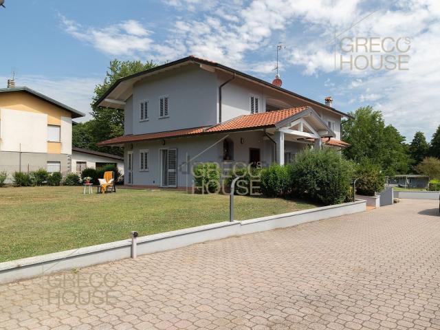 Villetta bifamiliare in vendita di 314 m² in Via Beati
