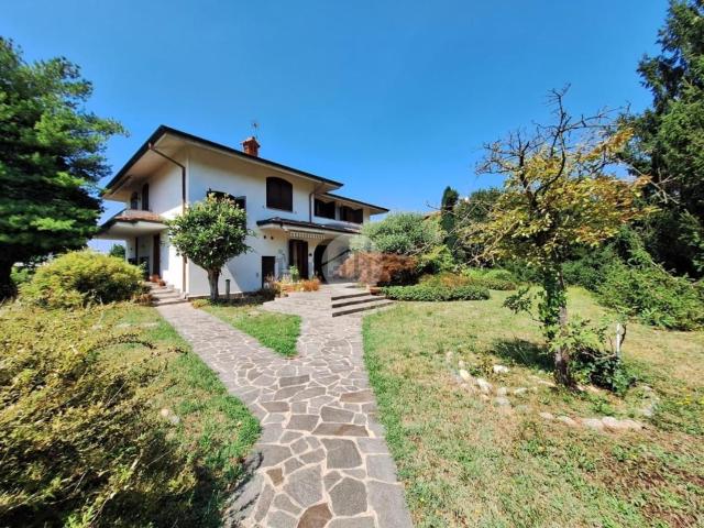 Villetta bifamiliare in vendita di 315 m² in Via Thomas Alva Edison, 2