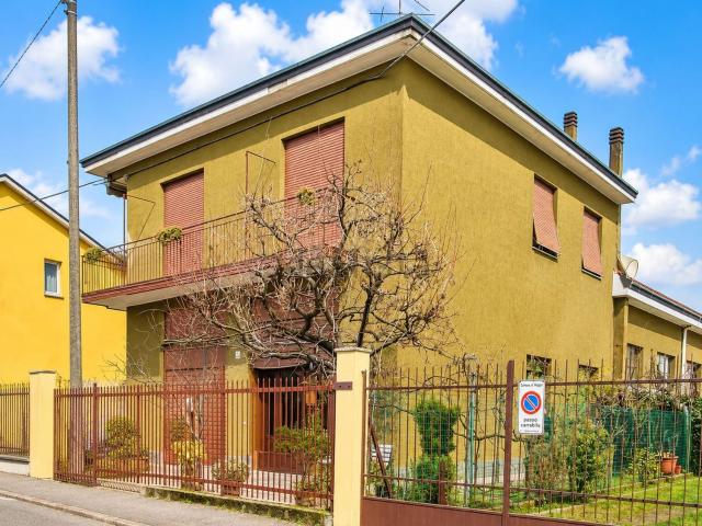 Villetta bifamiliare in vendita di 315 m² in Via Vittorio Veneto, 6