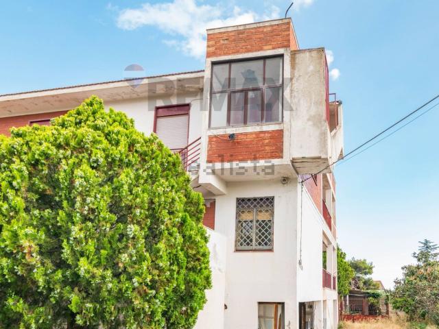 Villetta bifamiliare in vendita di 316 m² in Via Cardinale Nava Francica, 4