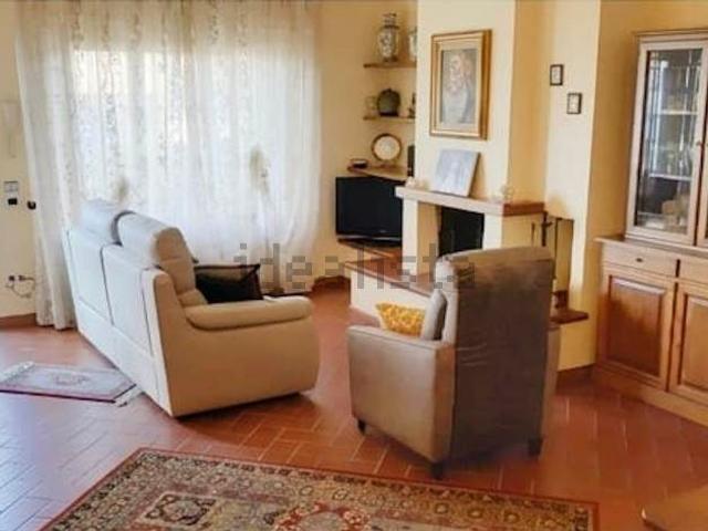 Villetta bifamiliare in vendita di 318 m²
