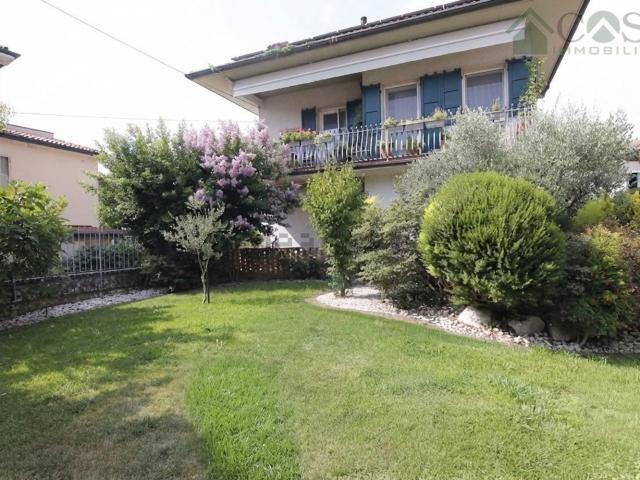 Villetta bifamiliare in vendita di 319 m² in Strada di Polegge, 118
