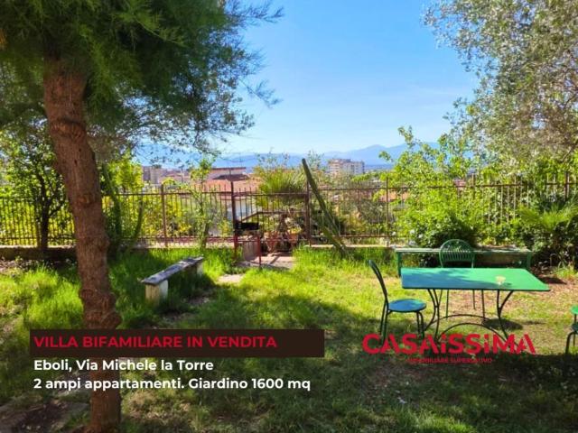 Villetta bifamiliare in vendita di 319 m² in Via Michele LA TORRE, 7