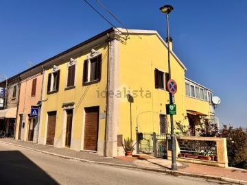 Villetta bifamiliare in vendita di 319 m² in Via Roma