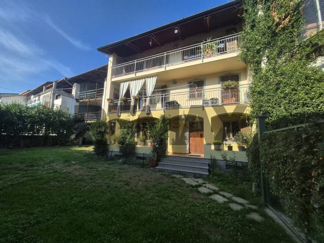 Villetta bifamiliare in vendita di 323 m² in Via Conti San Martino, 16