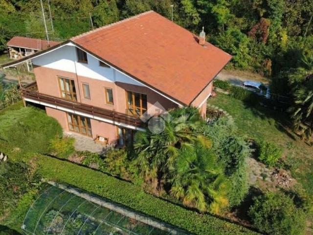 Villetta bifamiliare in vendita di 323 m² in Via Giraudi, 6