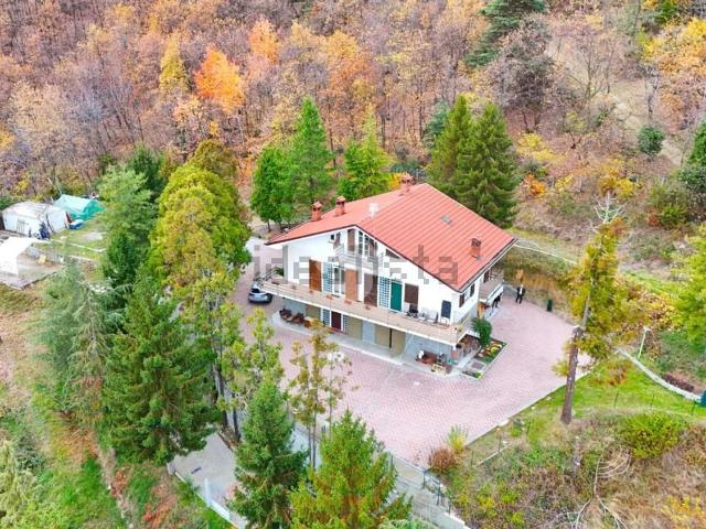 Villetta bifamiliare in vendita di 320 m² in Via Villanova, 16