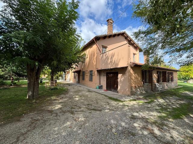 Villetta bifamiliare in vendita di 320 m² in Via Becchi Tognini Est
