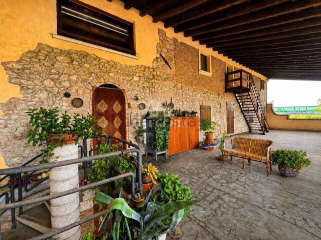 Villetta bifamiliare in vendita di 320 m² in Via Bersaglio
