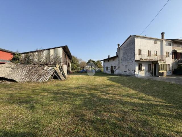Villetta bifamiliare in vendita di 320 m² in Via Busiago, 9365