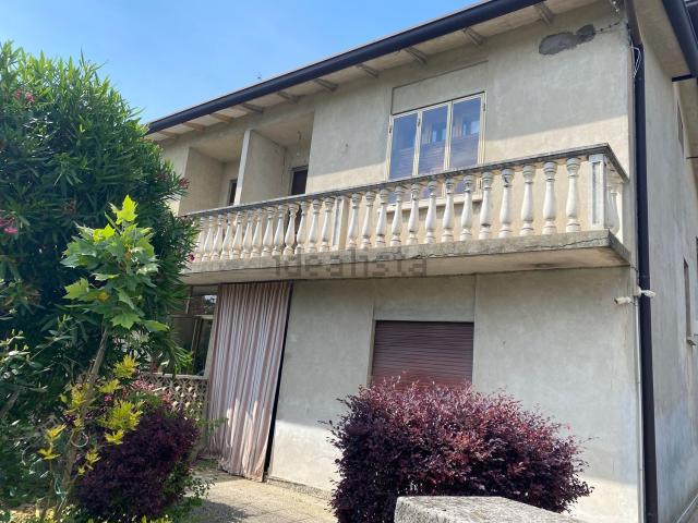 Villetta bifamiliare in vendita di 320 m² in Via Cognaro, 32