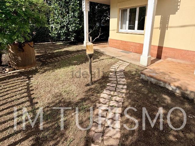 Villetta bifamiliare in vendita di 320 m² in Via Cortemaggiore