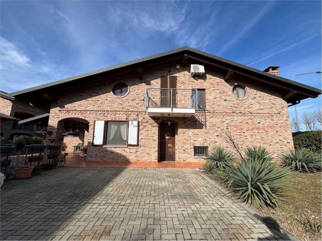 Villetta bifamiliare in vendita di 320 m² in Via del Temo, 14