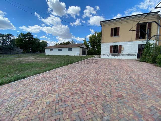Villetta bifamiliare in vendita di 320 m² in Via di Dozza, 39