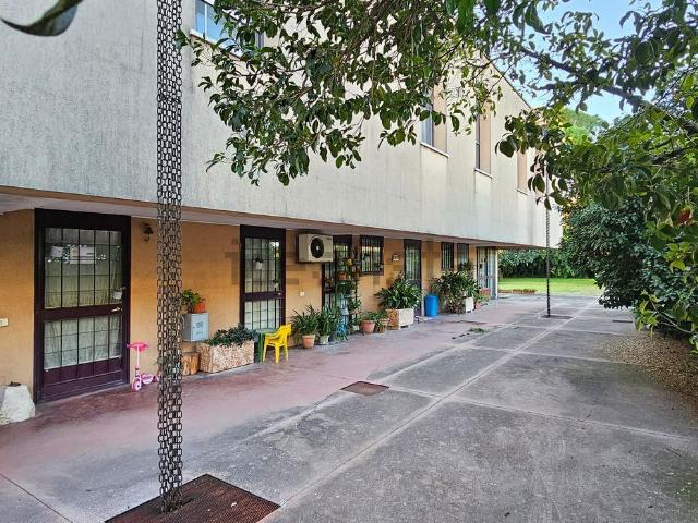 Villetta bifamiliare in vendita di 320 m² in Via Fiume