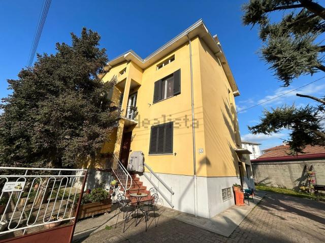 Villetta bifamiliare in vendita di 320 m² in Via Giuseppe Garibaldi