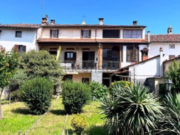 Villetta bifamiliare in vendita di 320 m² in Via Maestra, 22