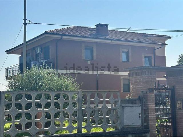 Villetta bifamiliare in vendita di 320 m² in Via Rivalta