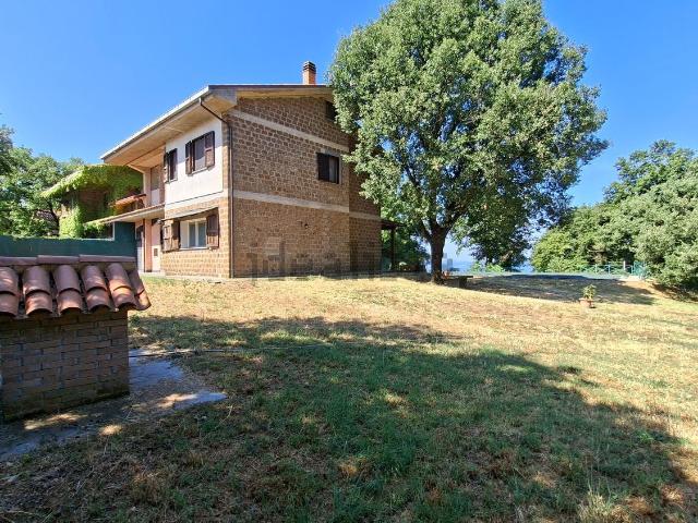 Villetta bifamiliare in vendita di 320 m²