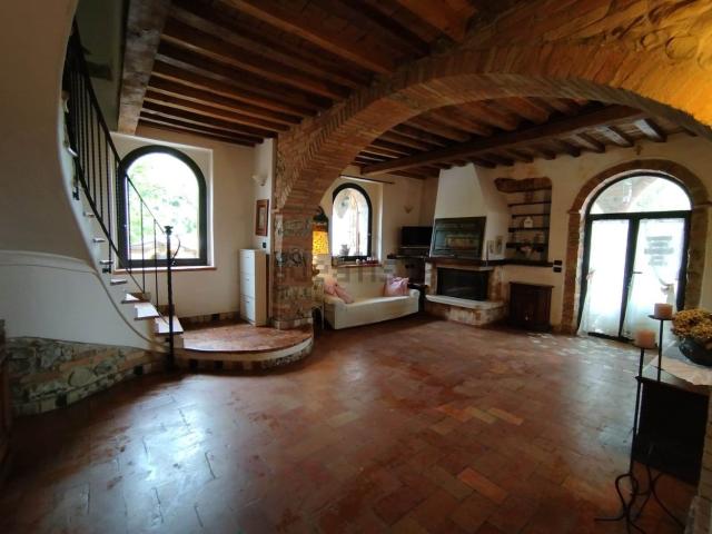 Villetta bifamiliare in vendita di 320 m²