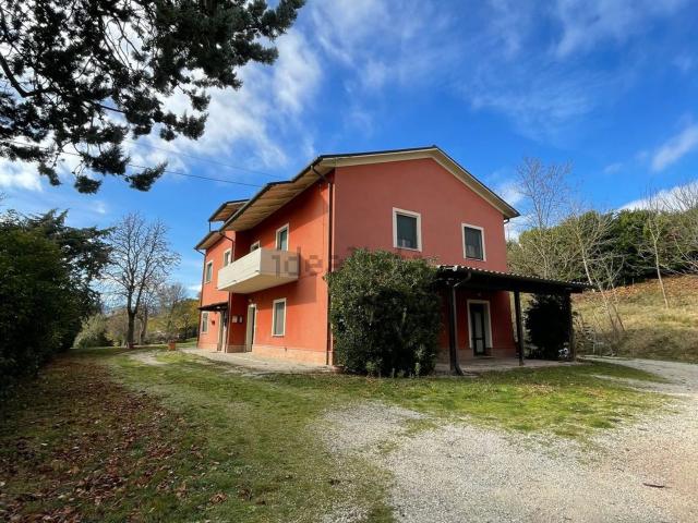 Villetta bifamiliare in vendita di 320 m²