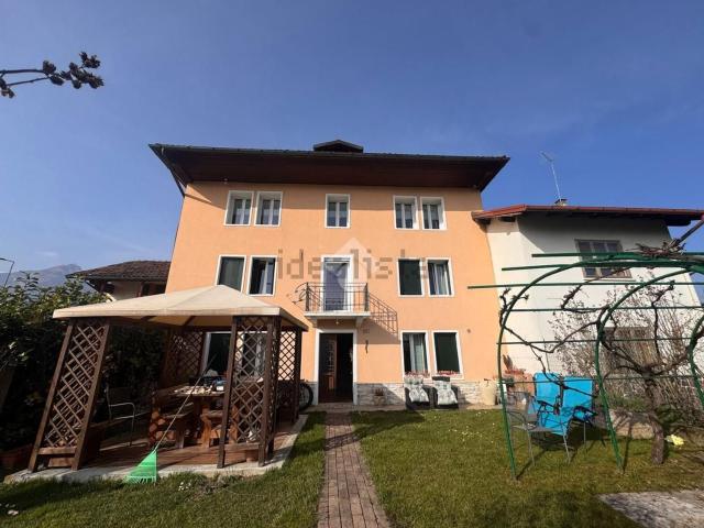 Villetta bifamiliare in vendita di 321 m² in Via Sant&apos Anna, 62