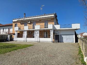 Villetta bifamiliare in vendita di 321 m² in Via San Giorgio, 13