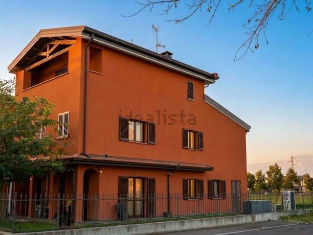 Villetta bifamiliare in vendita di 322 m² in Via Giovanni Falcone