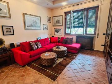 Villetta bifamiliare in vendita di 327 m² in Via di Cavallo Morto, 7