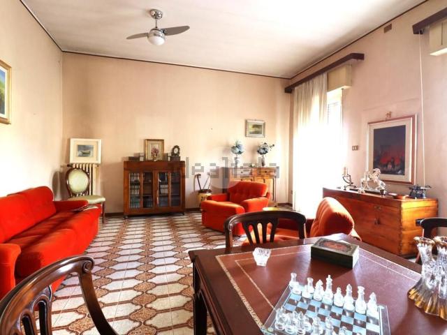 Villetta bifamiliare in vendita di 324 m² in Via Luigi Pasteur